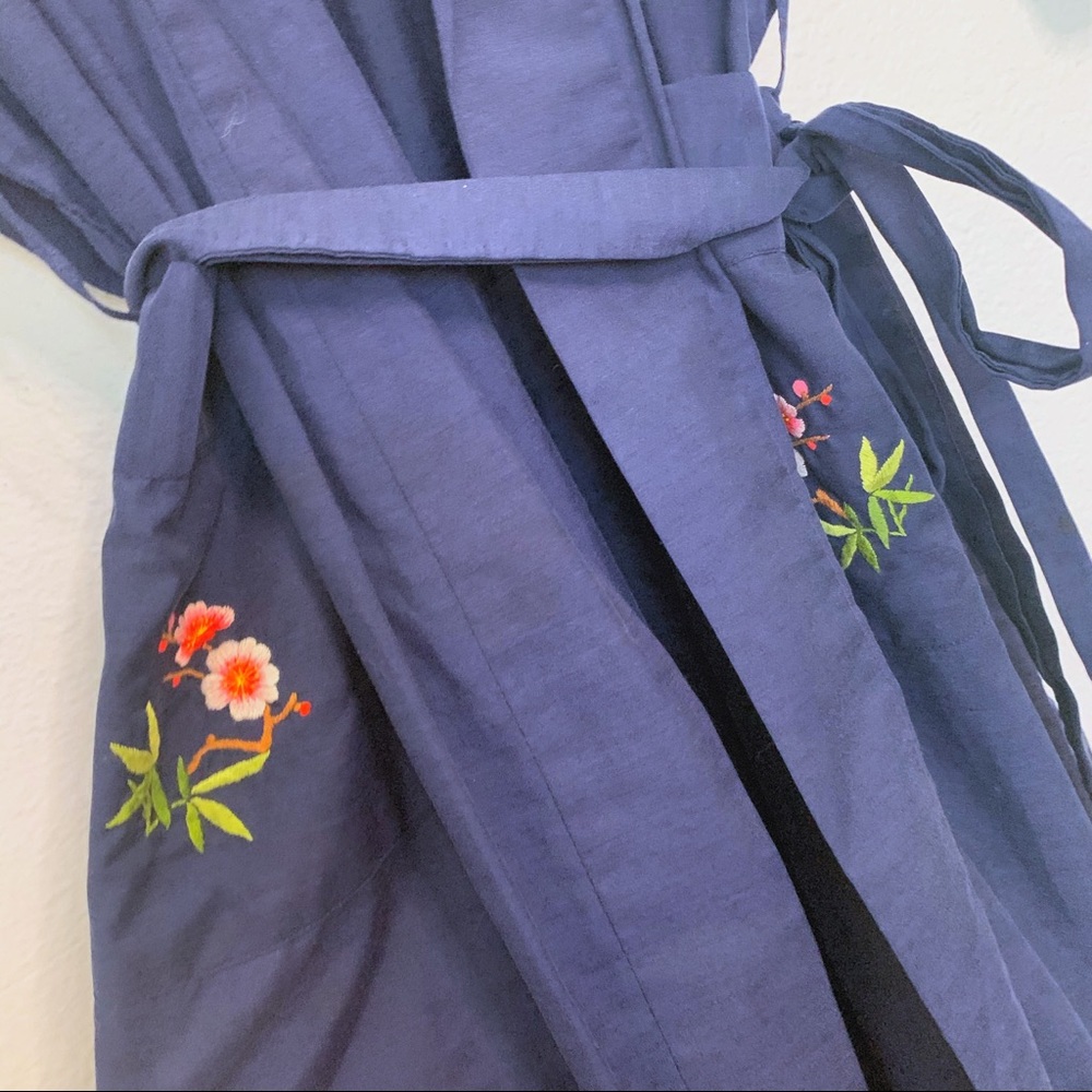 VINTAGE Navy Blue Kimono Robe Peacock Embroidery - Picture 4 of 7